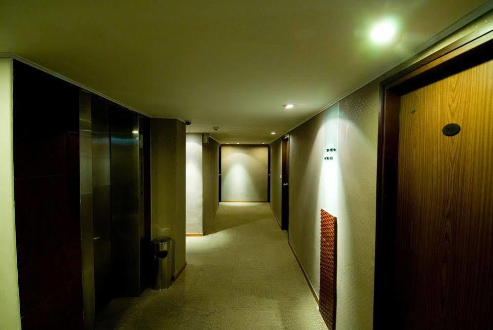 Unique Hotel Hualian Zewnętrze zdjęcie